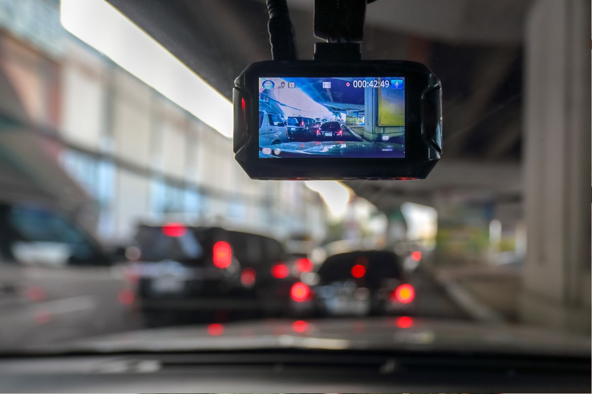 Dash Cams for Welding Trucks: Ensuring Safety on the Road